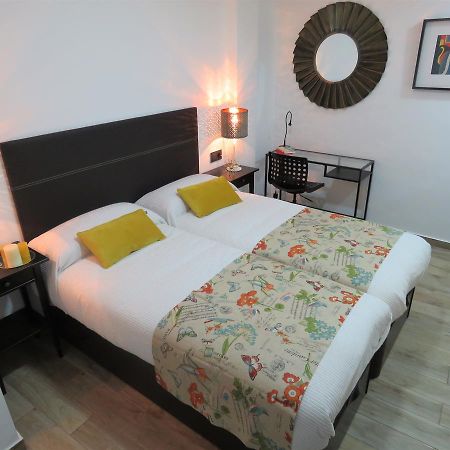 Living Sevilla Apartments Hercules Luaran gambar